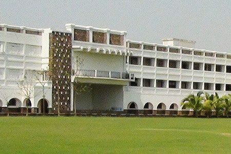 D. B. Science College, Gondia